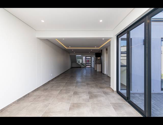 4 BEDROOM FREEHOLD FOR SALE IN SANDOWN